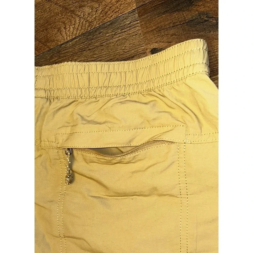 The North Face pull-on running athletic shorts Medium Inseam 7